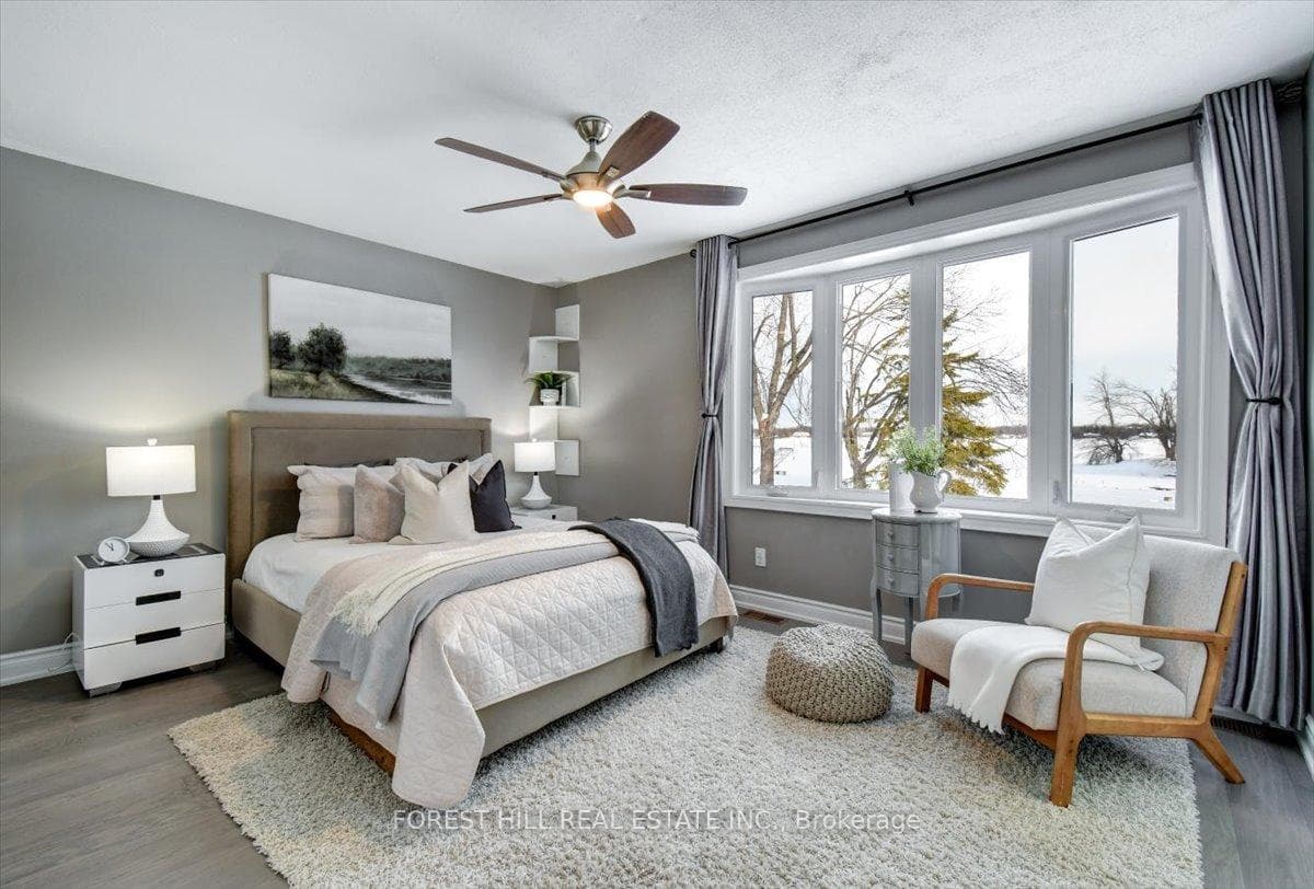 1143 Connaught Drive photo 25