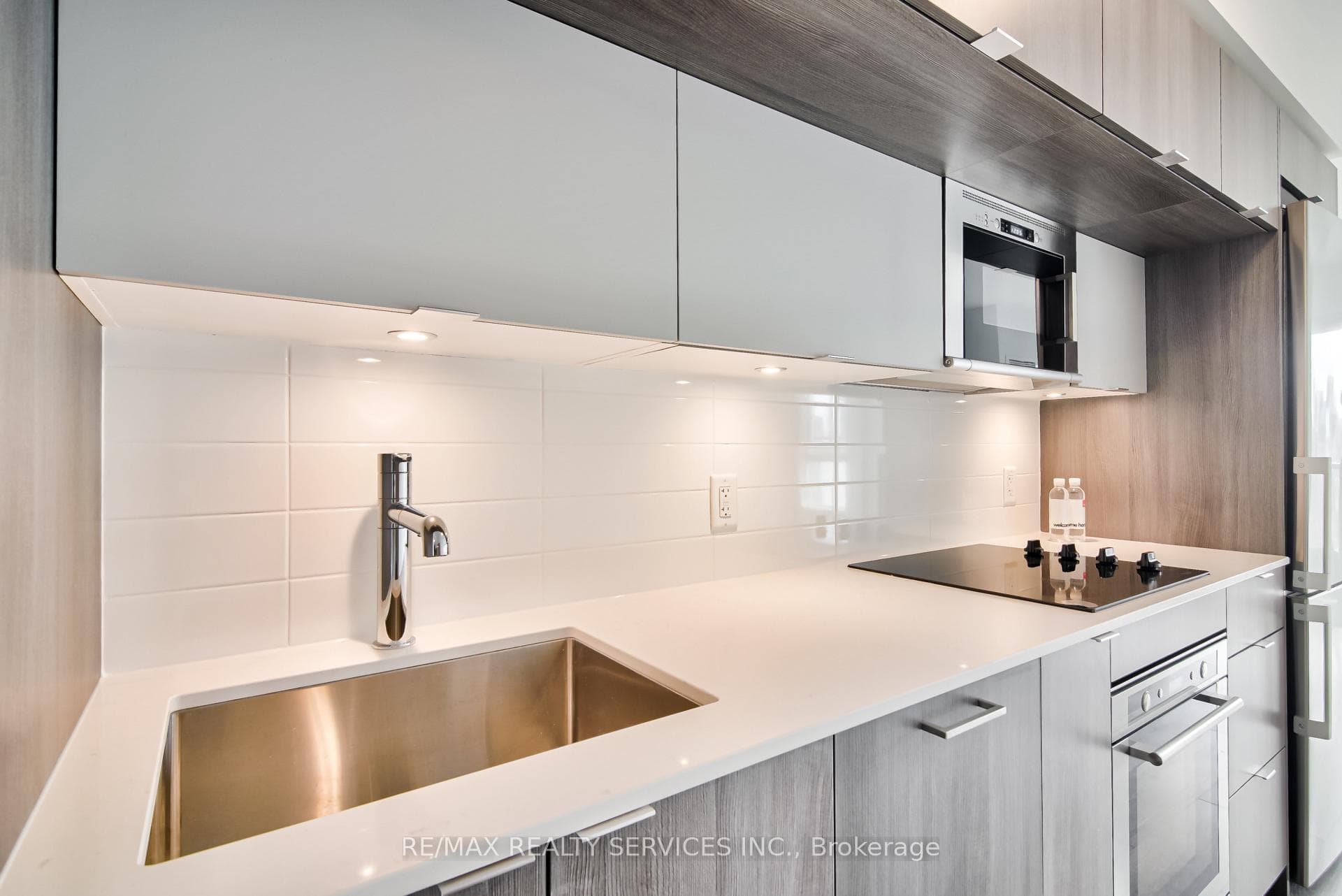 585 Bloor Street Unit 2321 photo 15