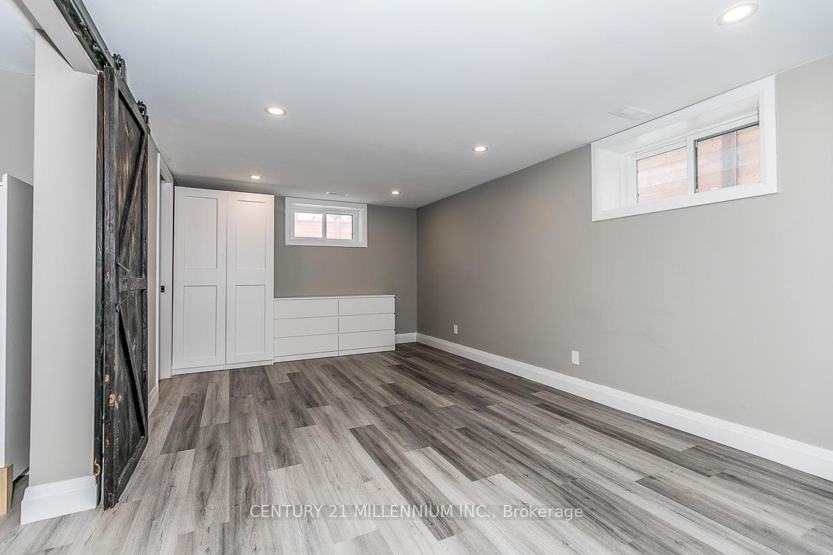 6 Leslie Drive photo 29