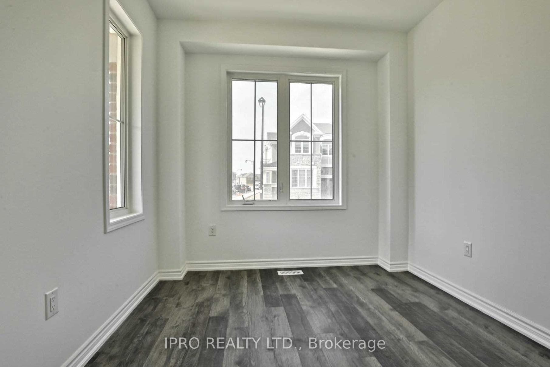 1271 Redbud Gardens Unit Upper photo 9