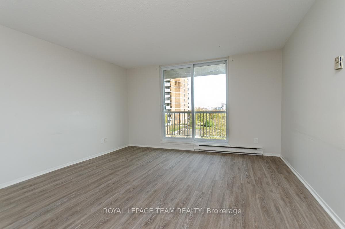 110 Forward Avenue Unit 607 photo 13