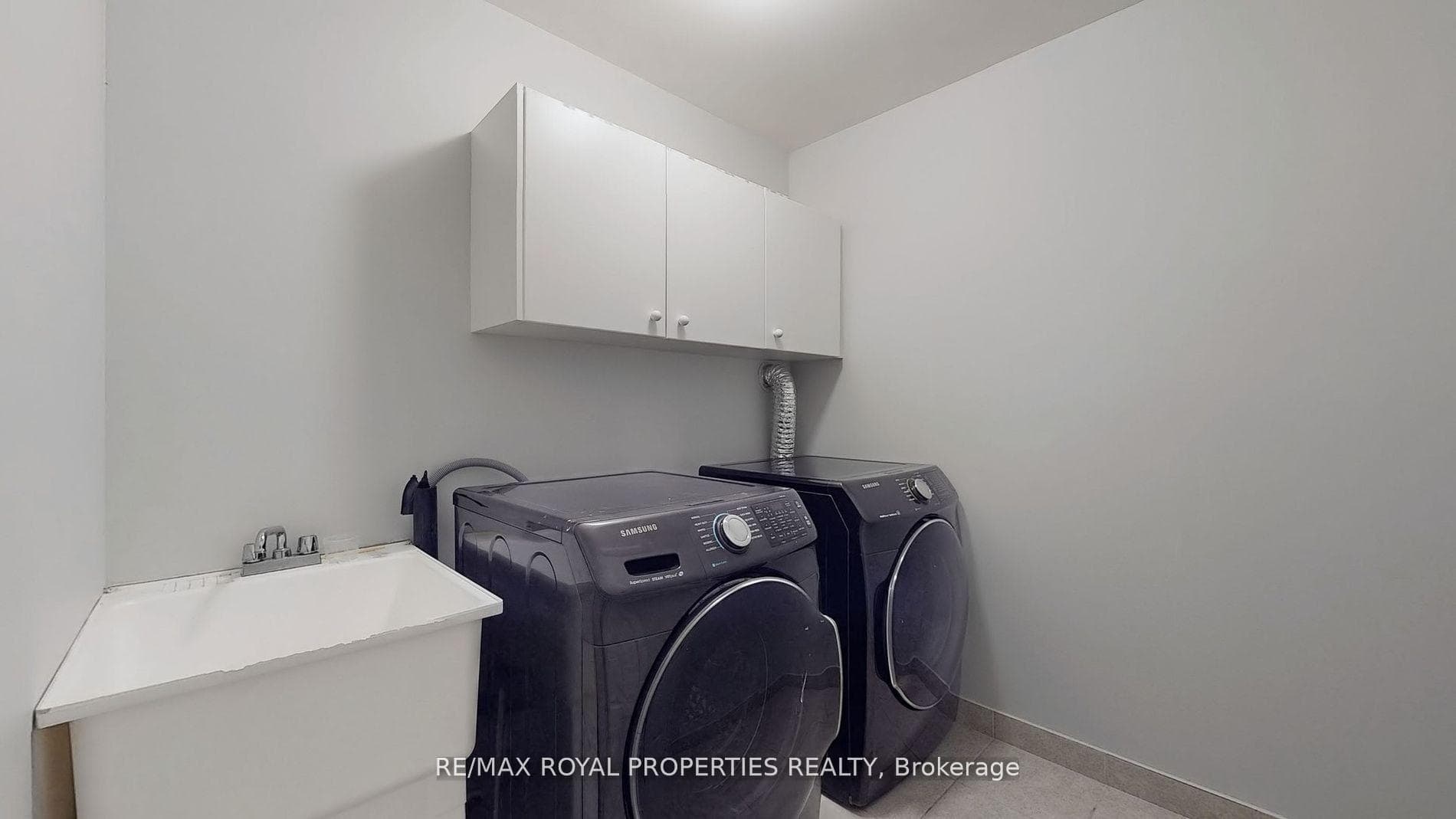 21 Raithby Crescent photo 22