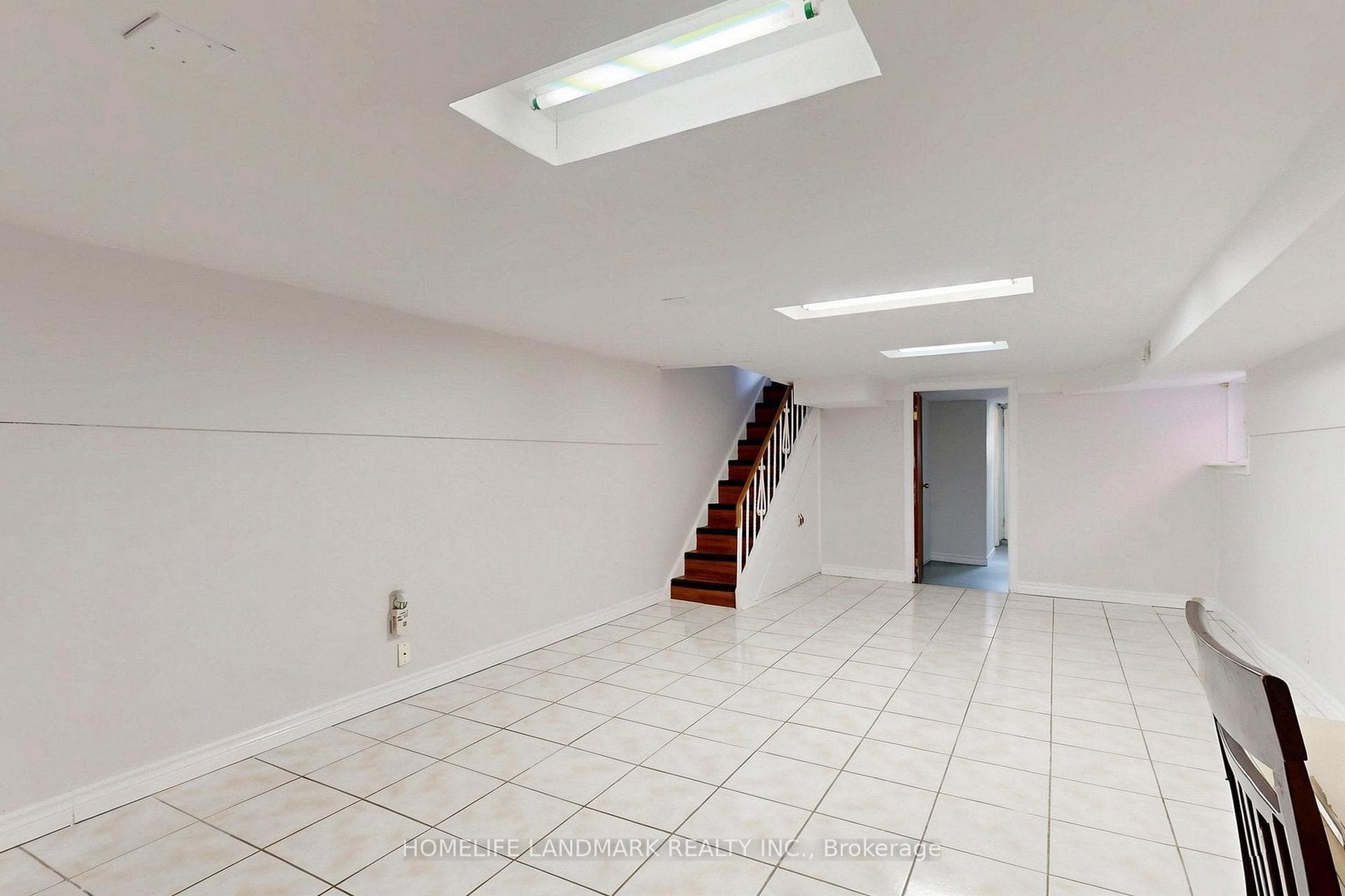 484 Glenholme Avenue photo 36