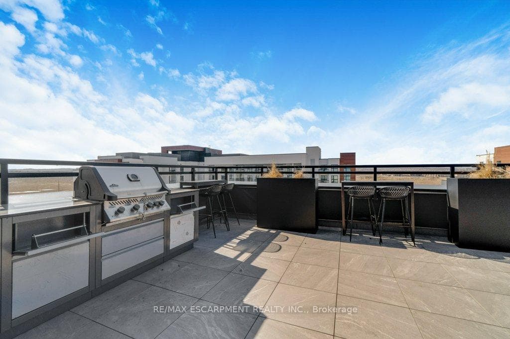 480 Gordon Krantz Avenue Unit 303 photo 36