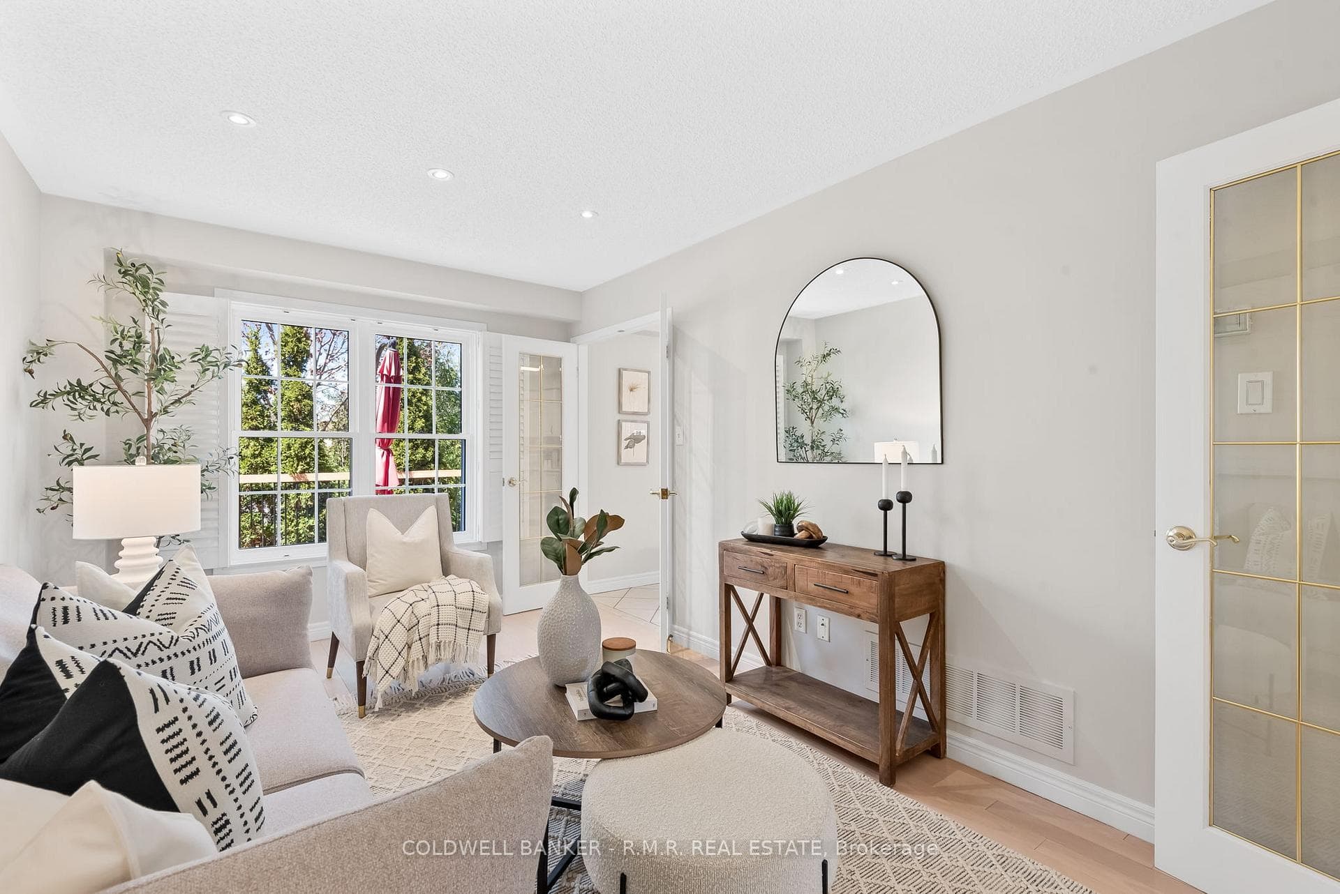 1482 Fieldgate Court photo 8