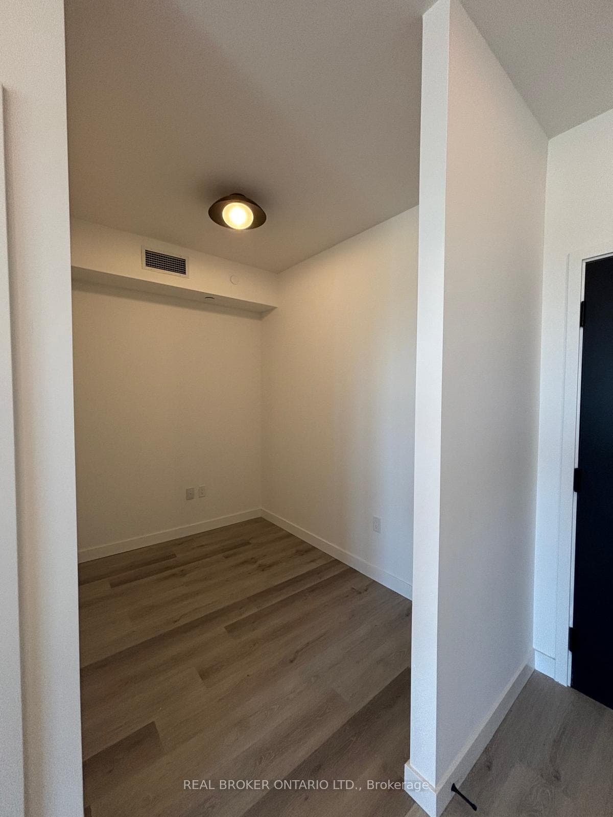 1635 MILITARY Trail Unit 712 photo 3