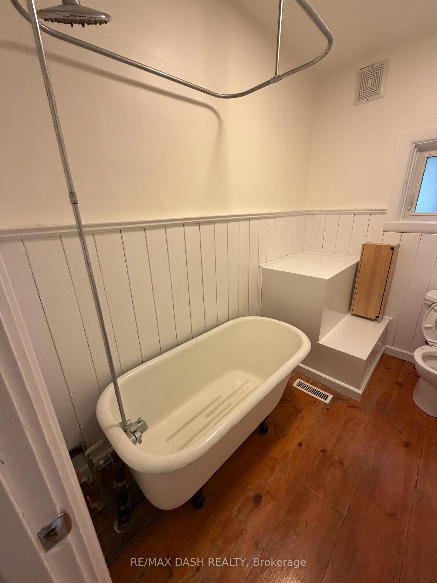 54 Galley Avenue Unit MAIN photo 9