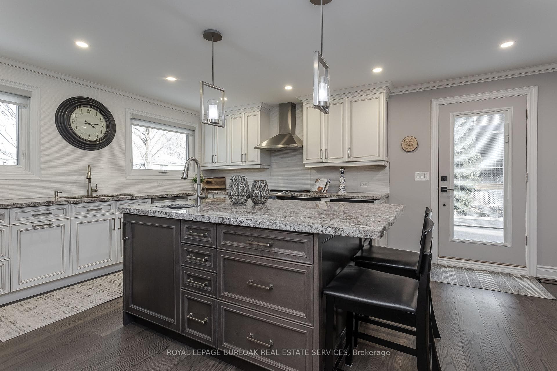 404 Erindale Drive photo 15