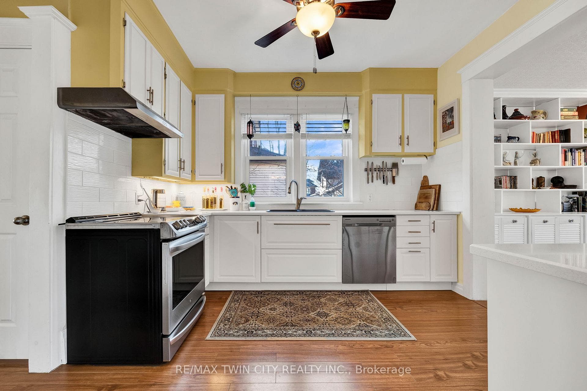 115 LOCUST Street photo 8