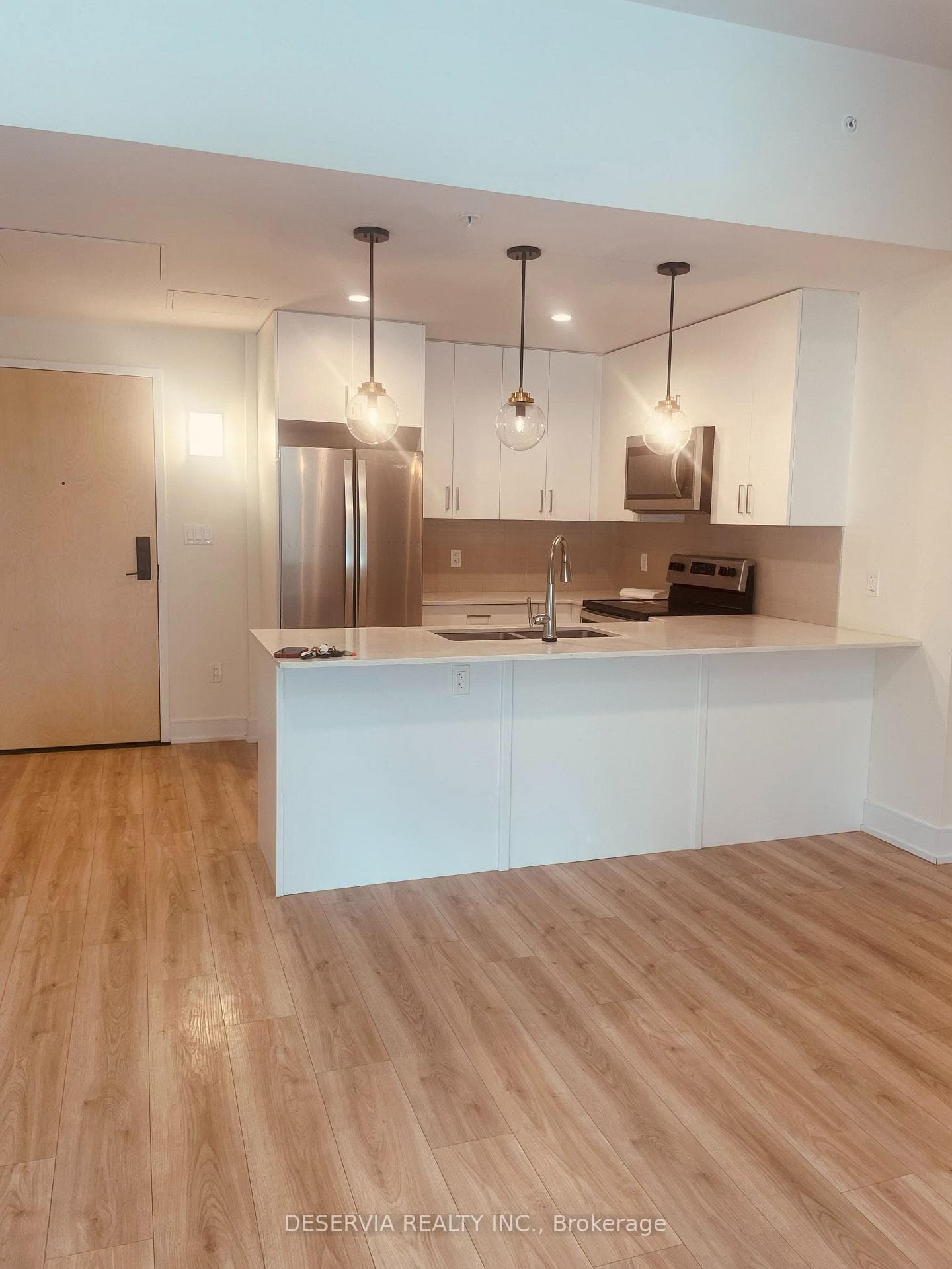 121 Mary Street Unit Unit 205 photo 3
