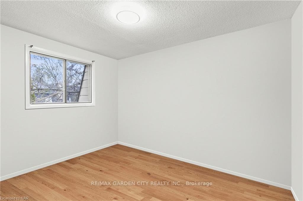 475 Bunting Road photo 20