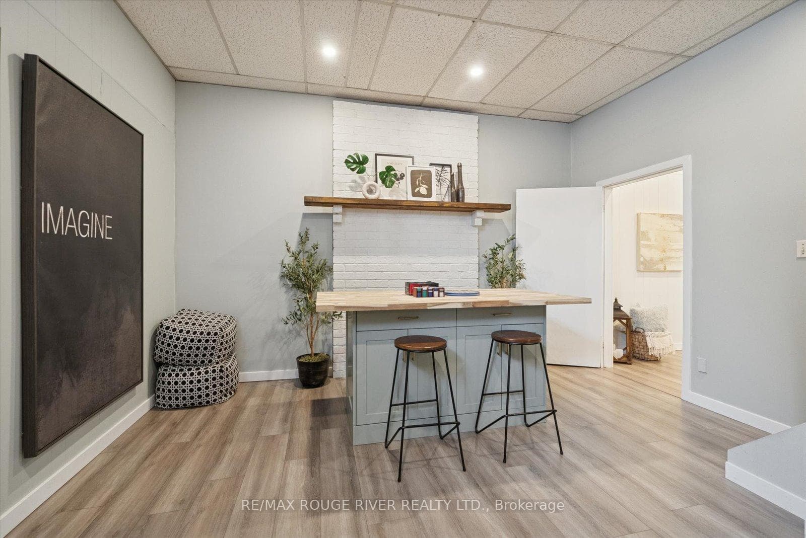 865 Stevenson Road photo 25