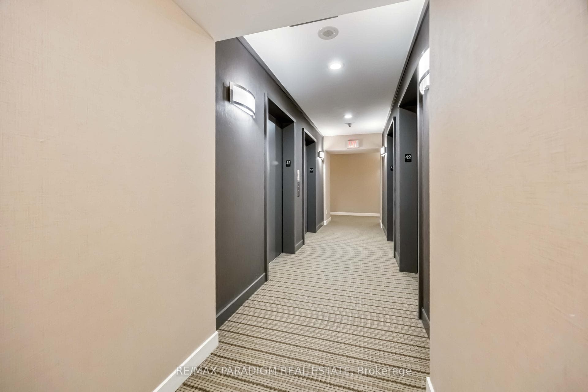 55 Bremner Boulevard Unit 4209 photo 4