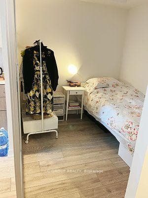 15 Holmes Avenue Unit 912 photo 8