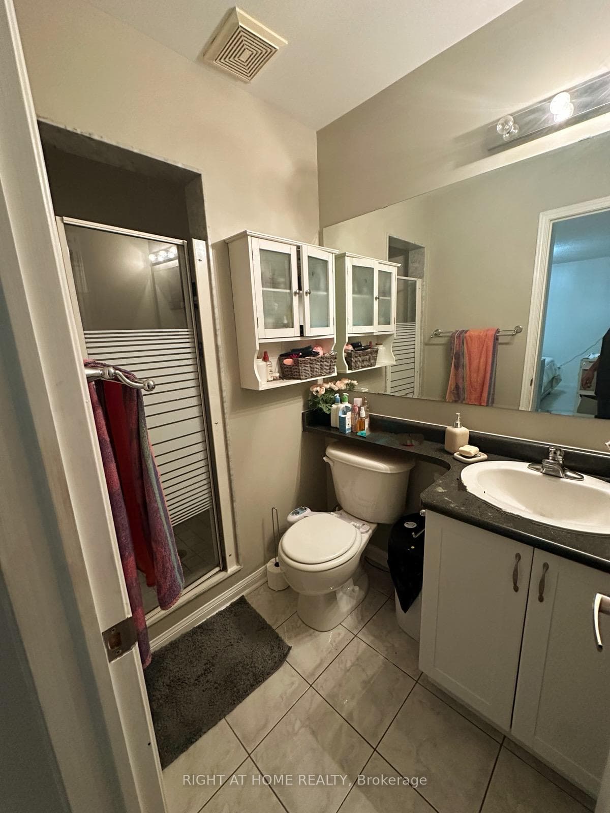 1156 Riddell Crescent photo 9
