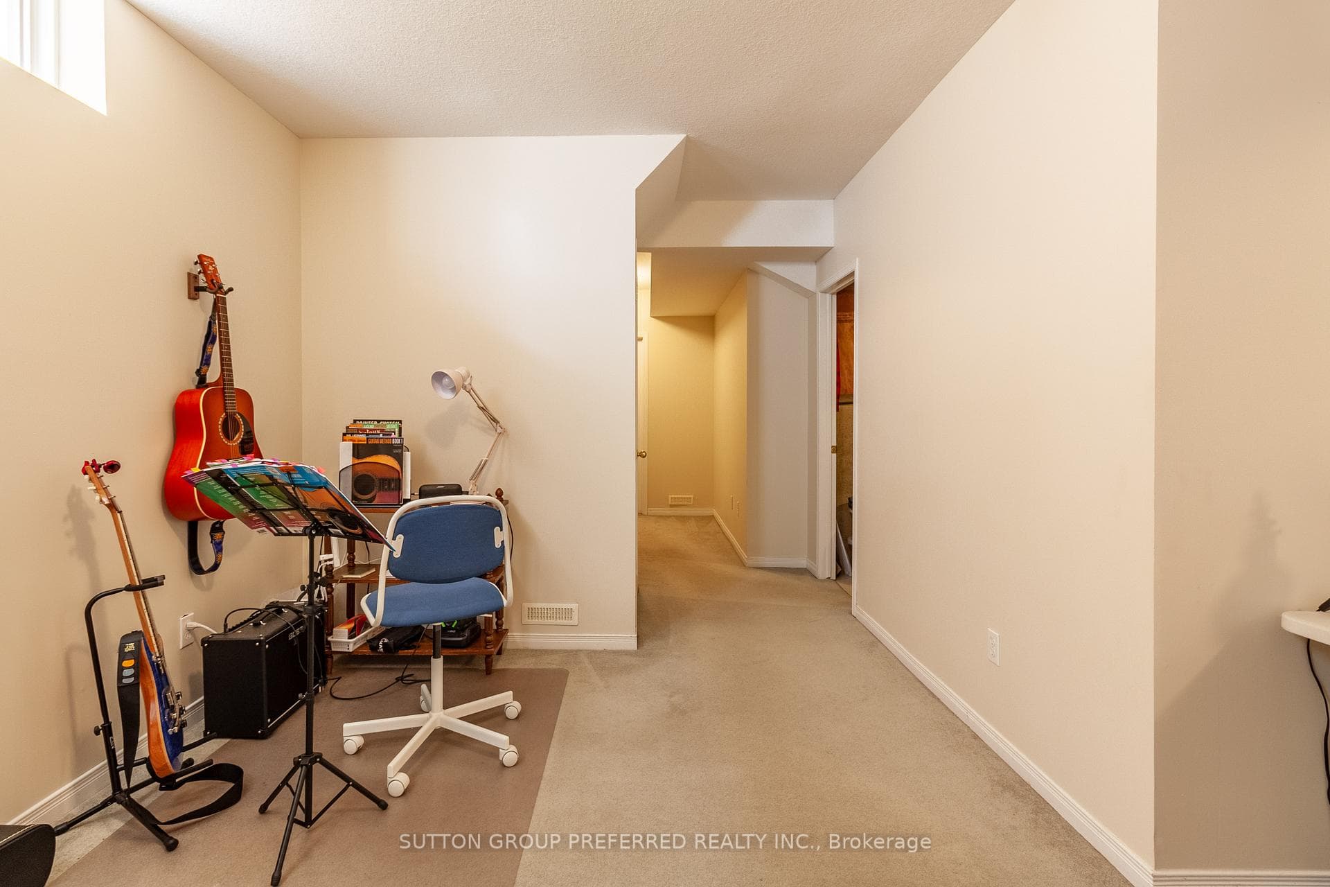 907 Blacksmith Street photo 35