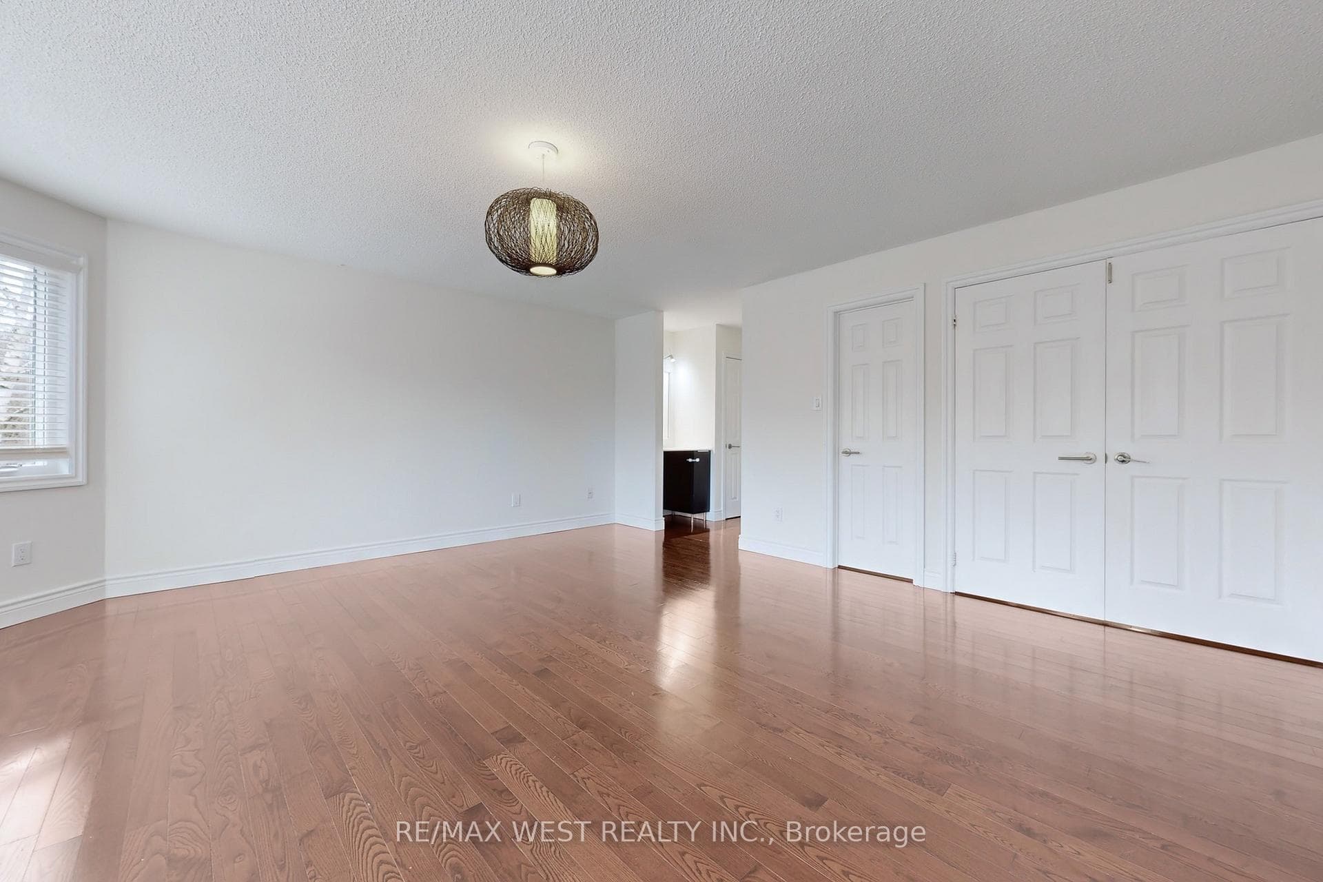 43 Chiswick Crescent photo 17