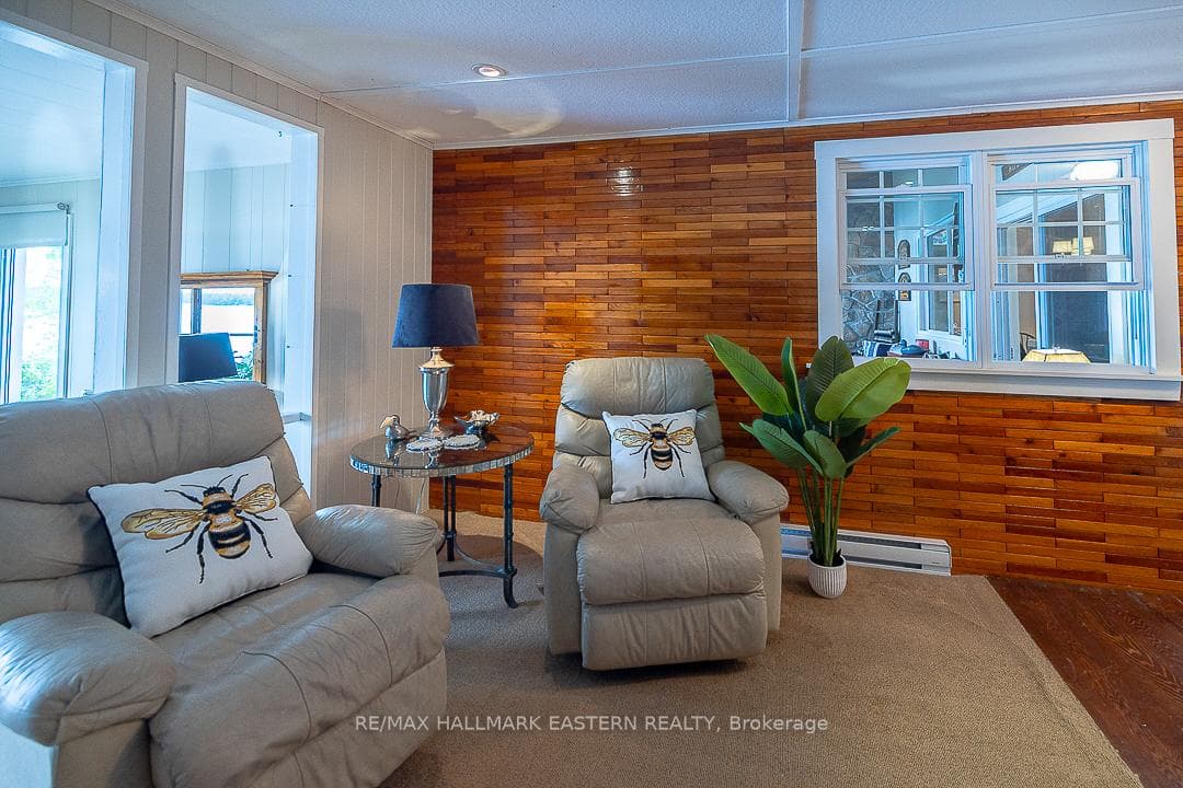2766 NEWCOMB Lane photo 8