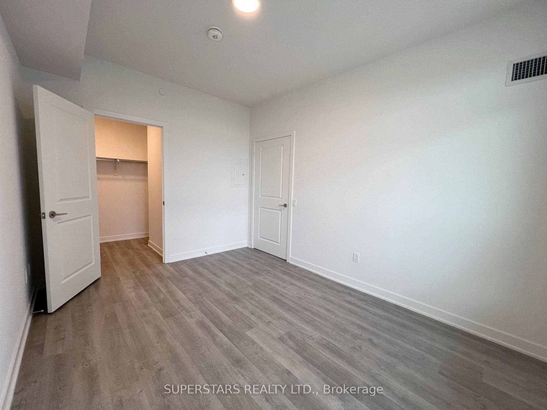 50 Upper Mall Way Unit 2003 photo 14