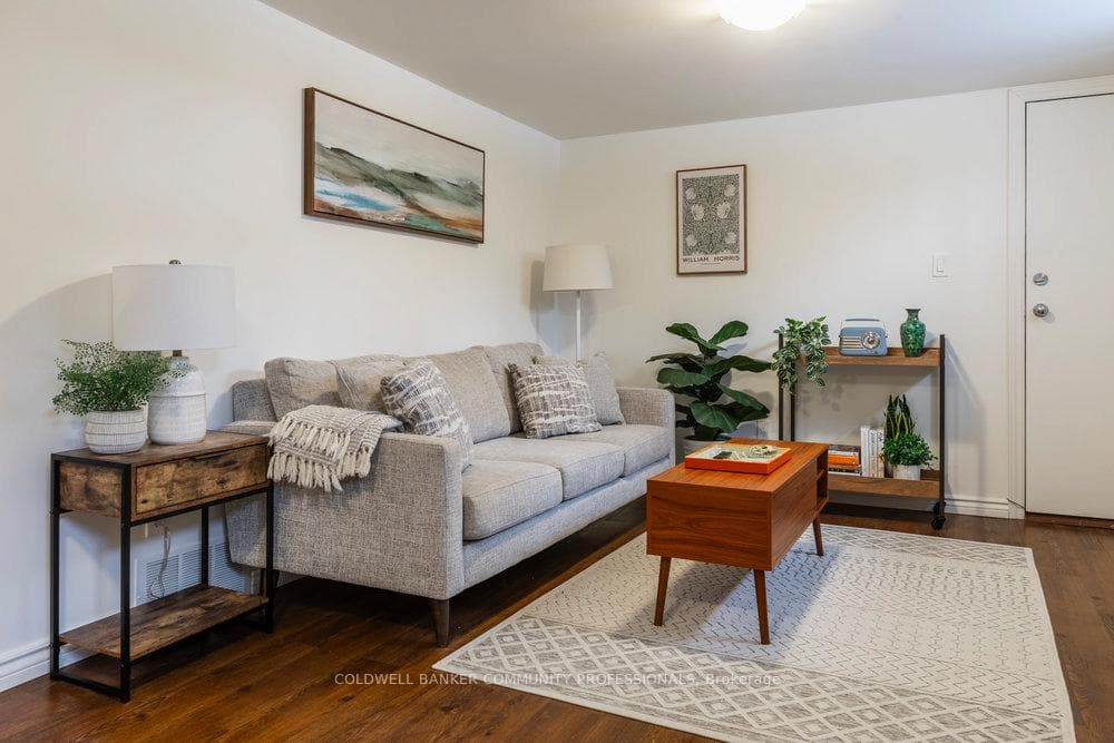 16 Westmount Road photo 30