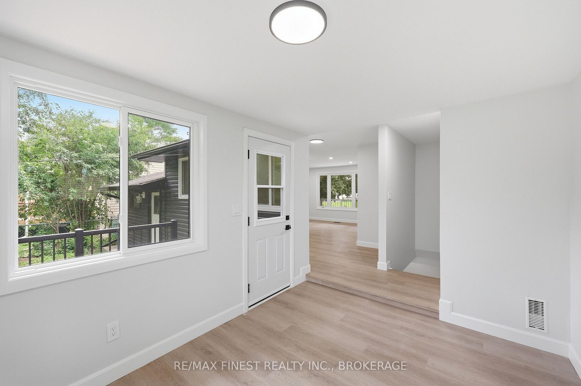687 Willis Street photo 21