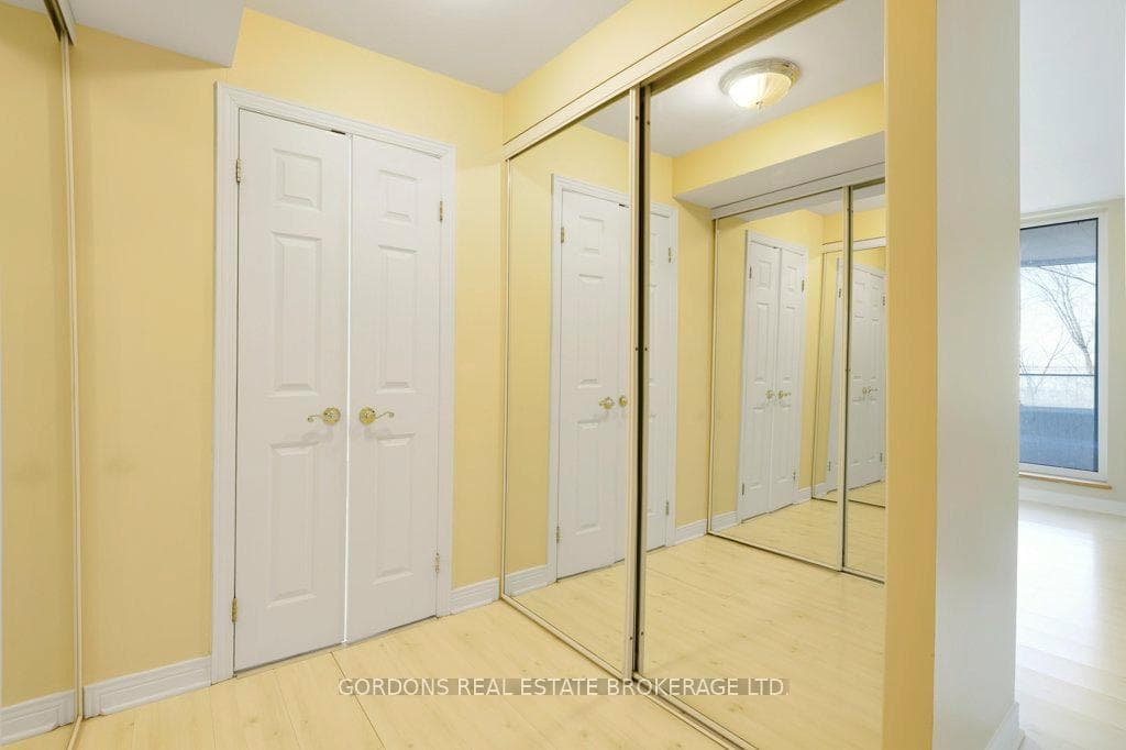 3099 Carling Avenue Unit 103 photo 27