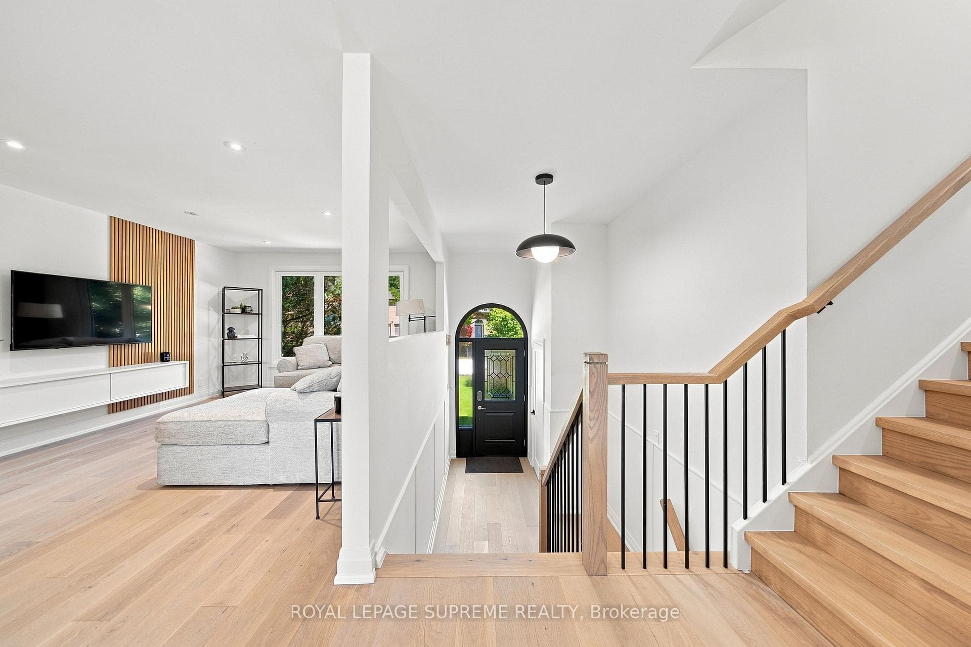26 Crown Crescent photo 4