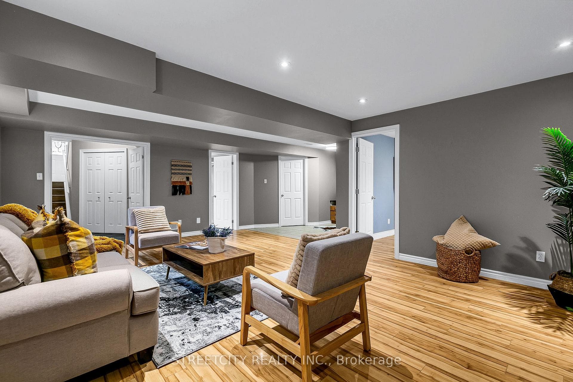 465 Jewel Street photo 22