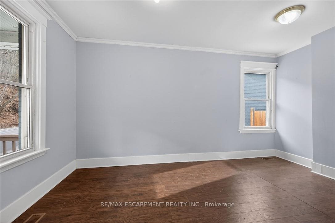 495 Charlton Avenue photo 13
