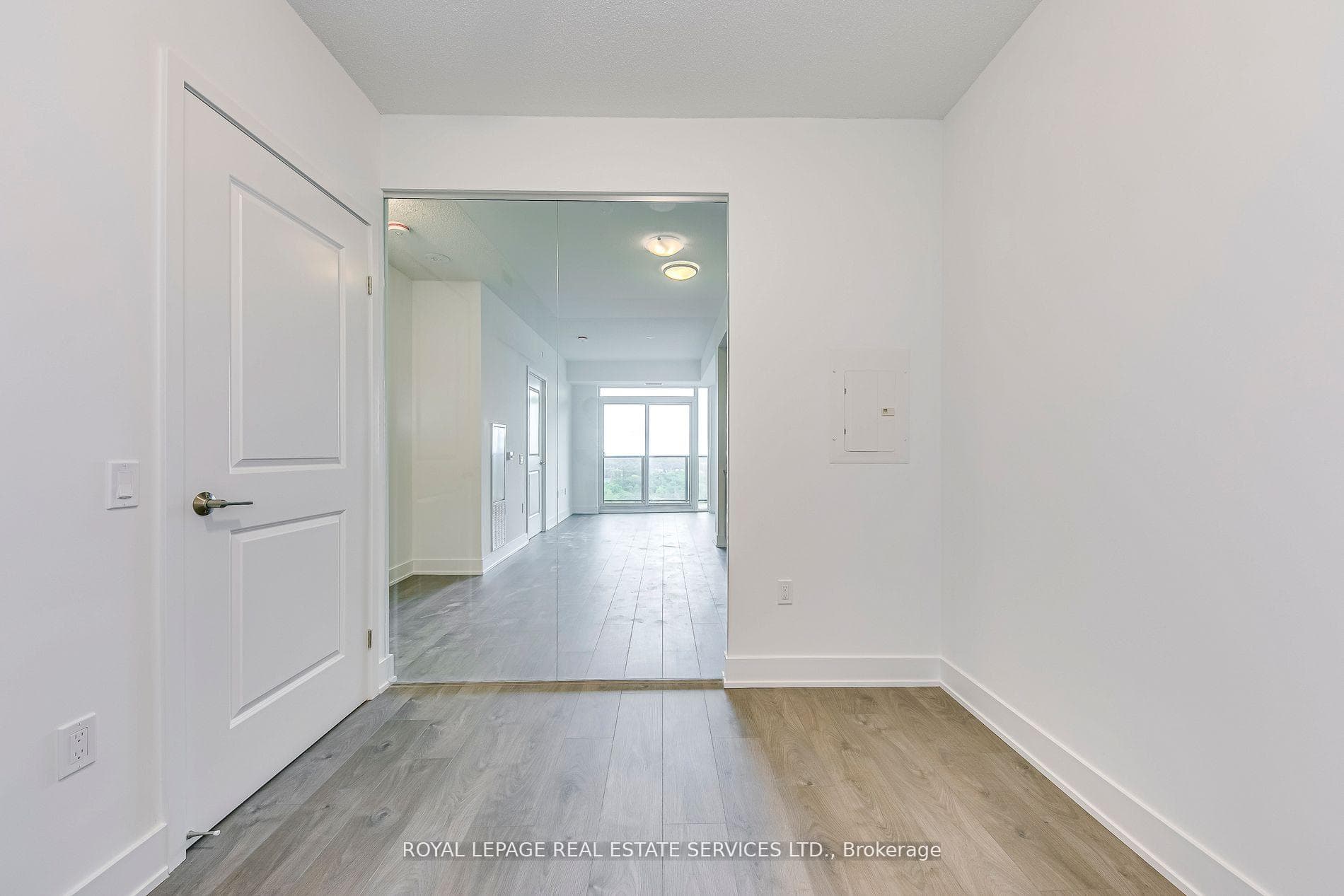 202 Burnhamthorpe Road Unit 910W photo 20