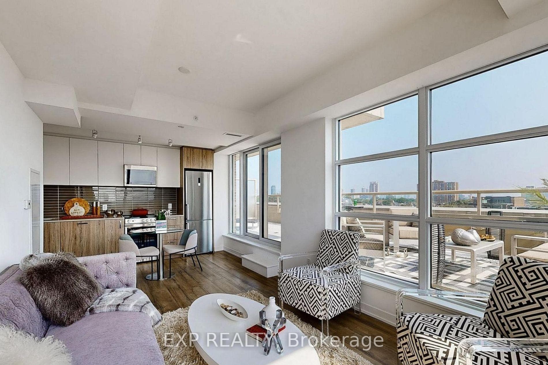 1787 St Clair Avenue Unit 607 photo 8