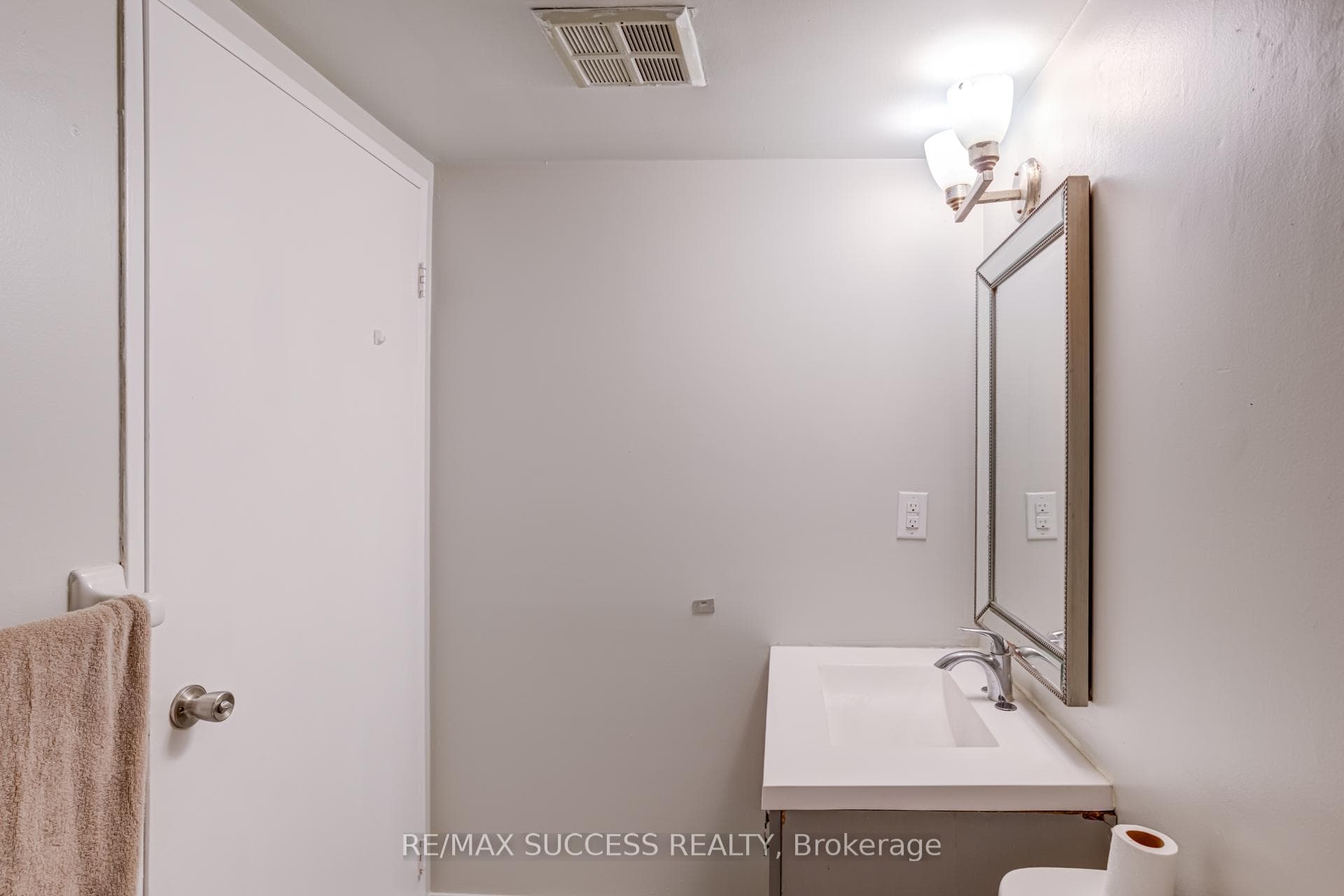 145 Hillcrest Avenue Unit 713 photo 33