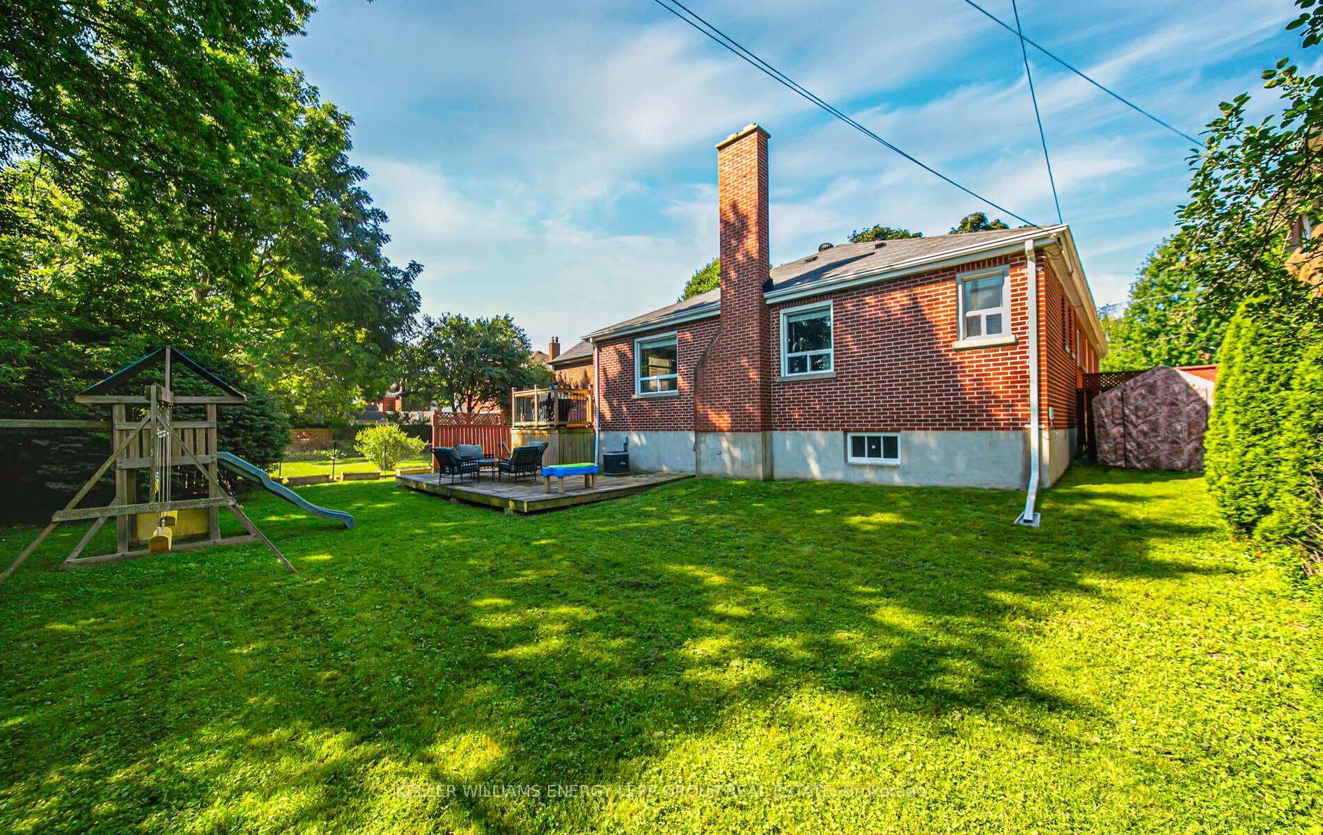 561 Mary Street photo 18