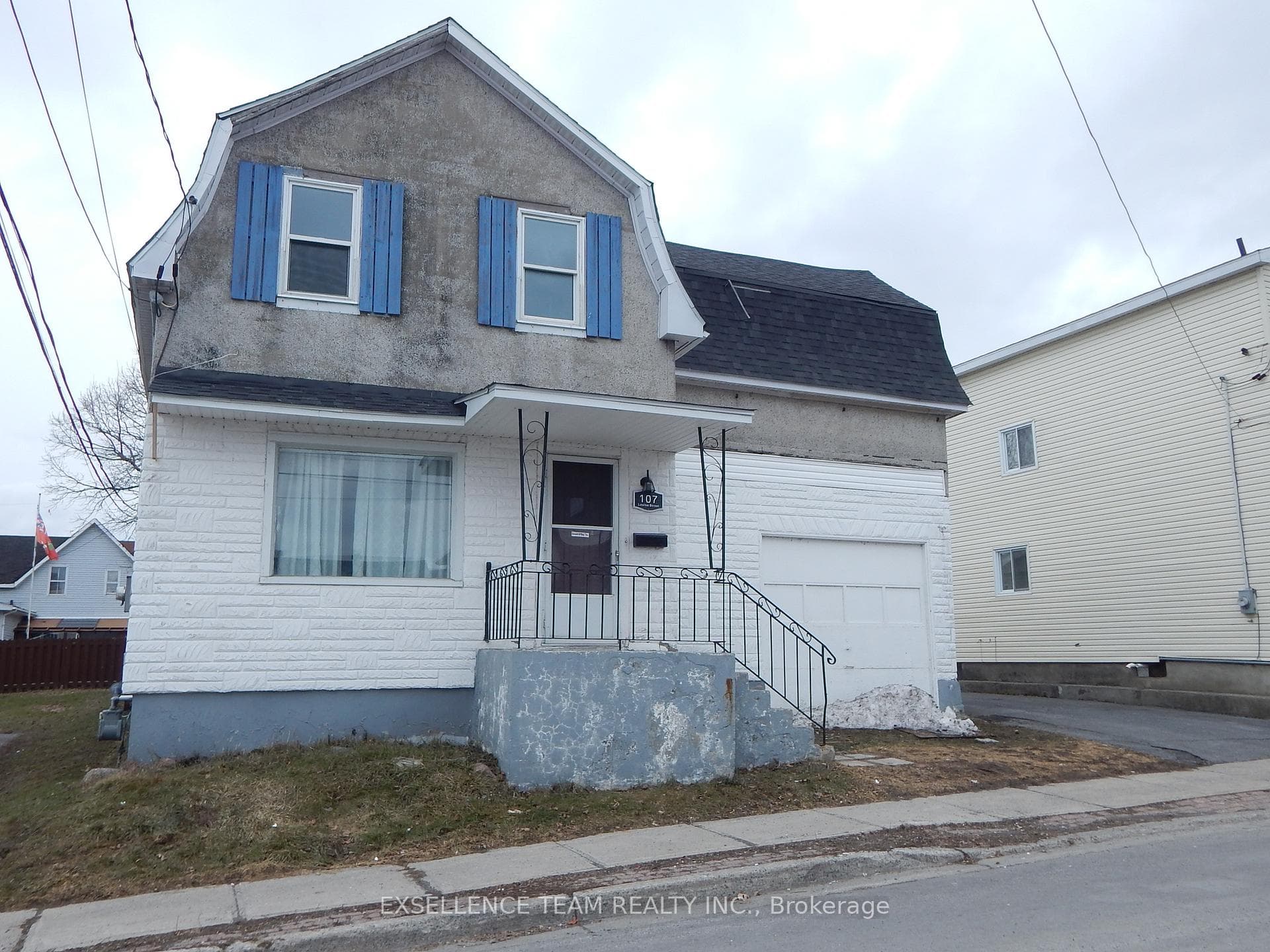 107 Louisa Street photo 1