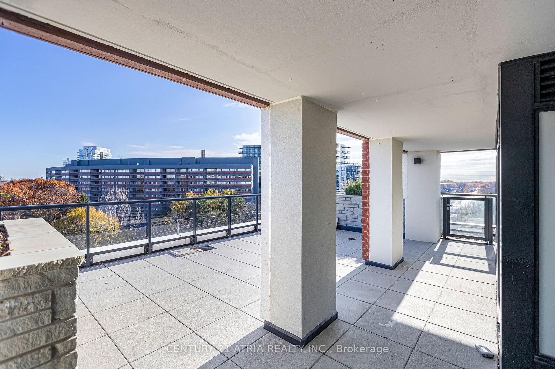 259 The Kingsway N/A Unit 606 photo 35