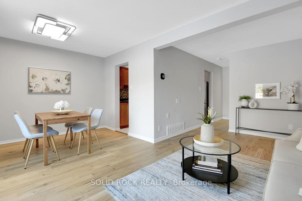 8 Shearer Crescent photo 9