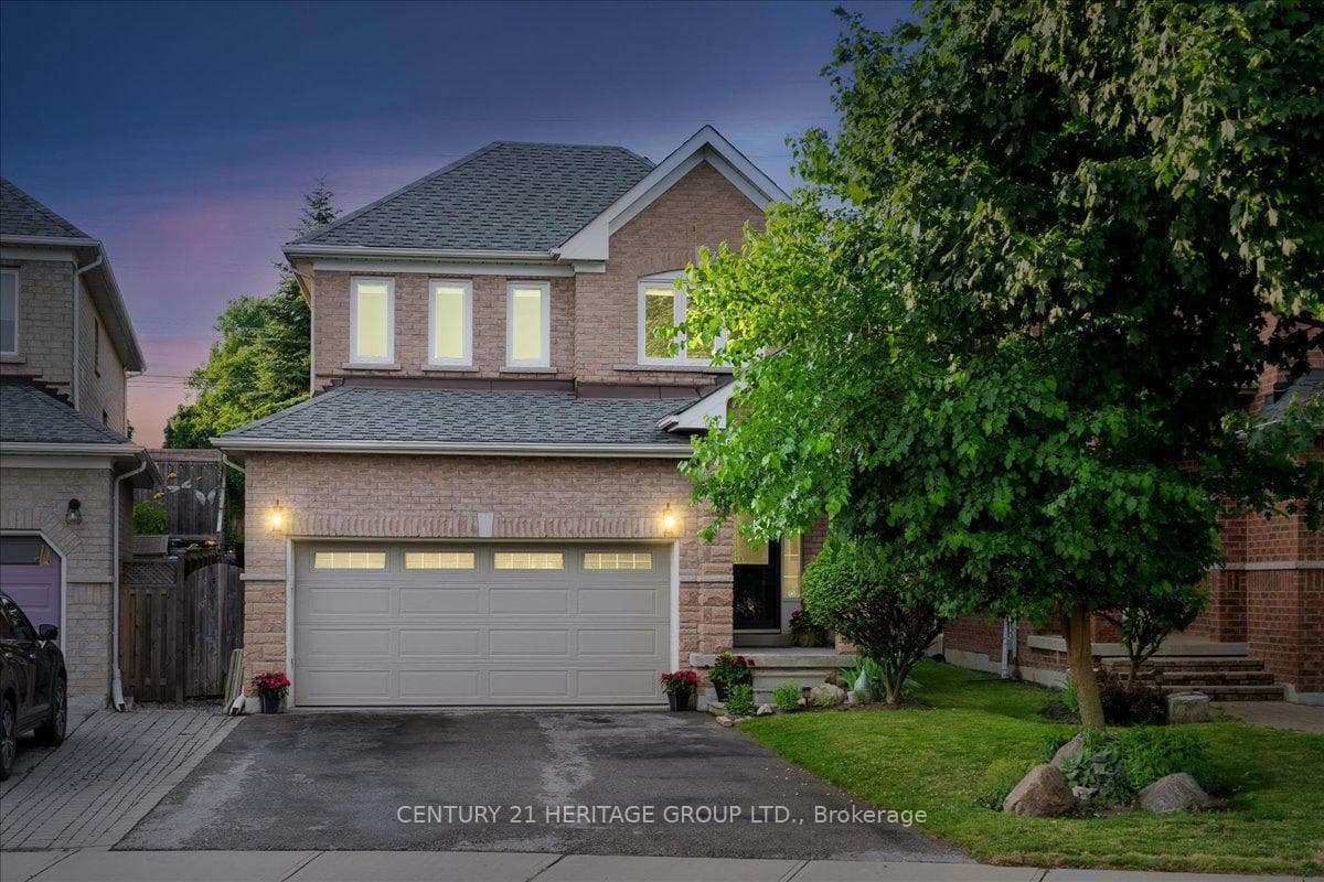 366 McBride Crescent photo 1
