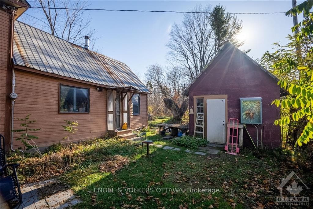 236 BLAKENEY Road photo 7