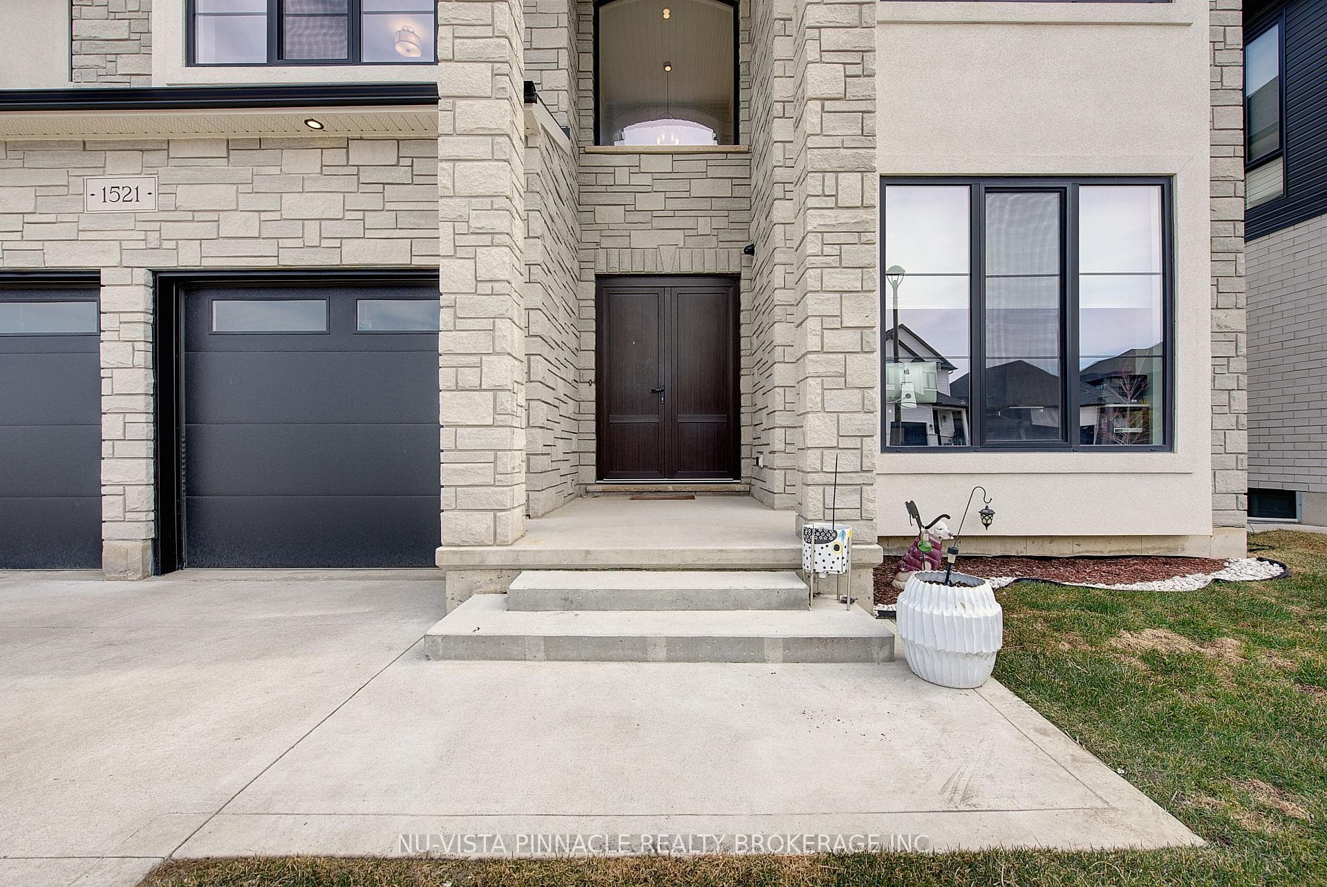 1521 Medway Park Drive photo 3