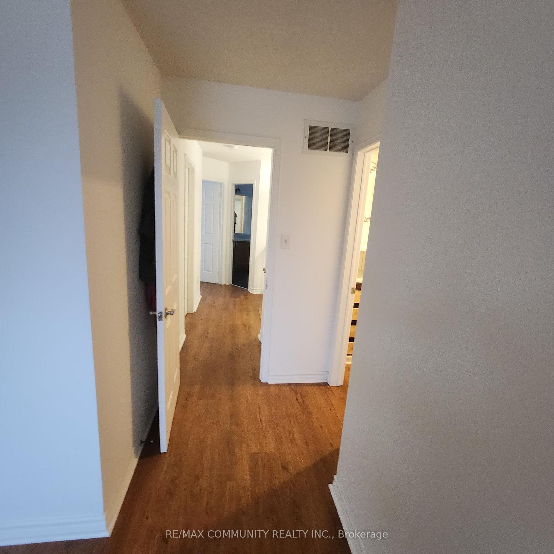 2 Fry Crescent photo 35
