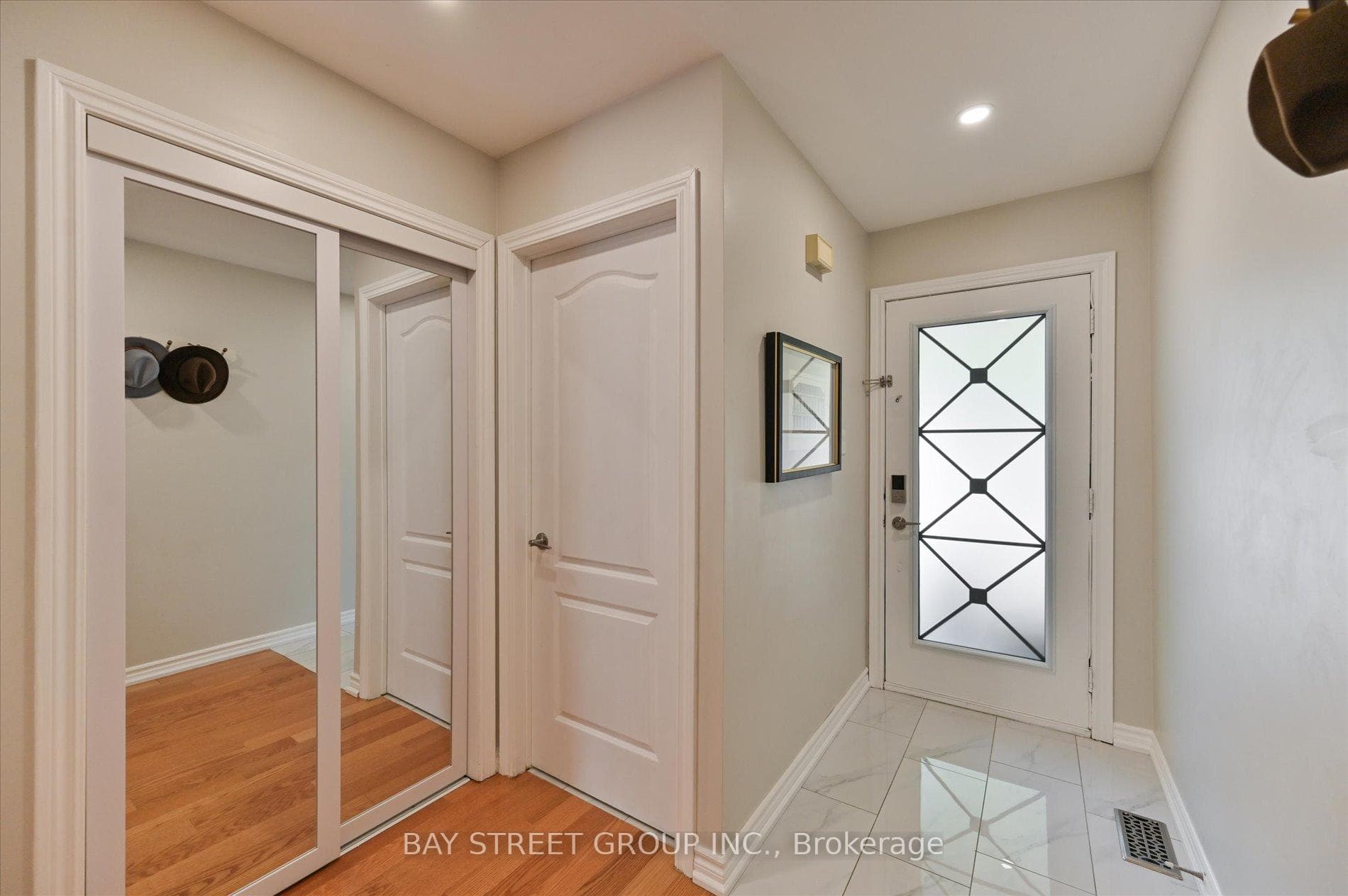 71 Silverdart Crescent photo 5
