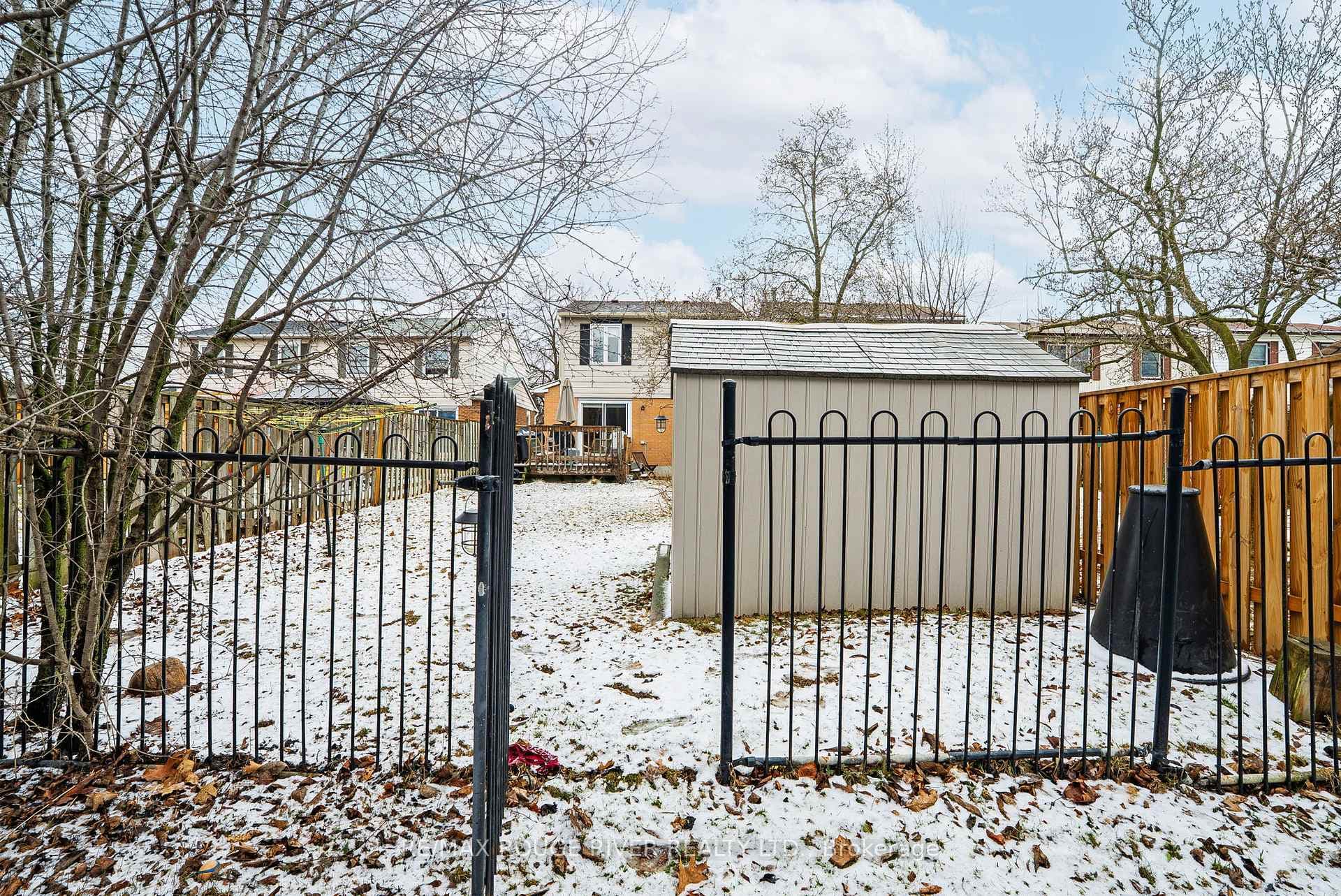 554 Reynolds Street photo 41