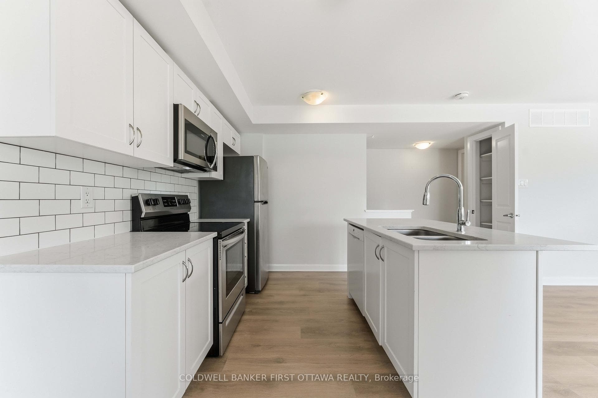 415 Eldorado Private Unit A photo 14