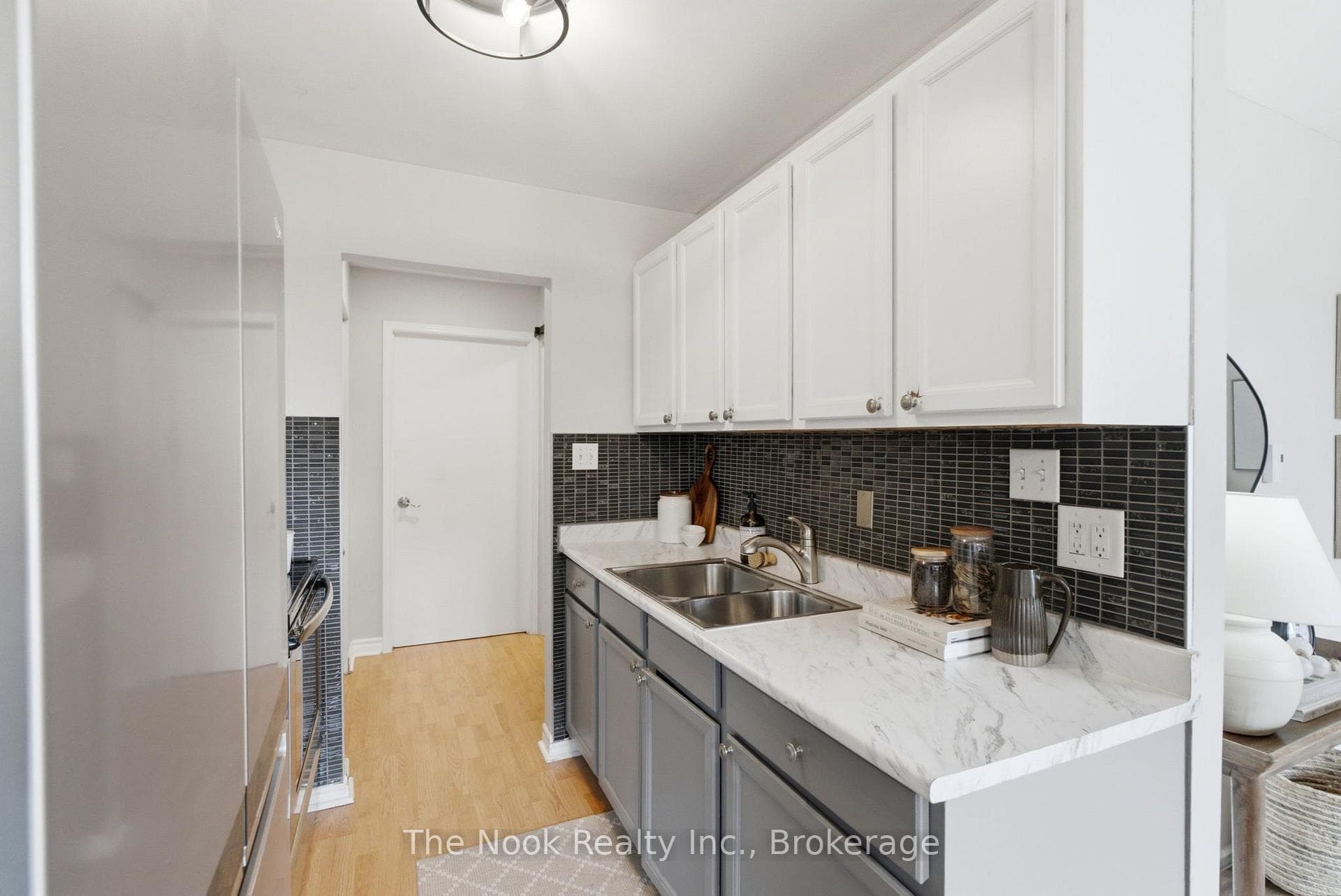 540 Mary Street Unit 1-3 photo 6