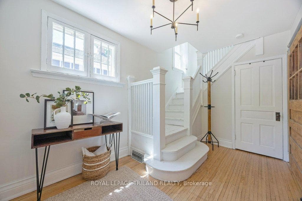 596 Rosedale Street photo 6