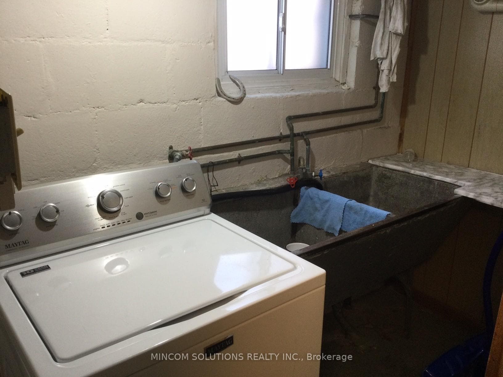 388 Kane Avenue photo 23