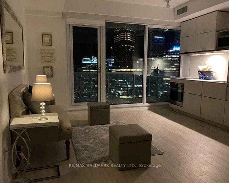 197 Yonge Street Unit 5408 photo 10