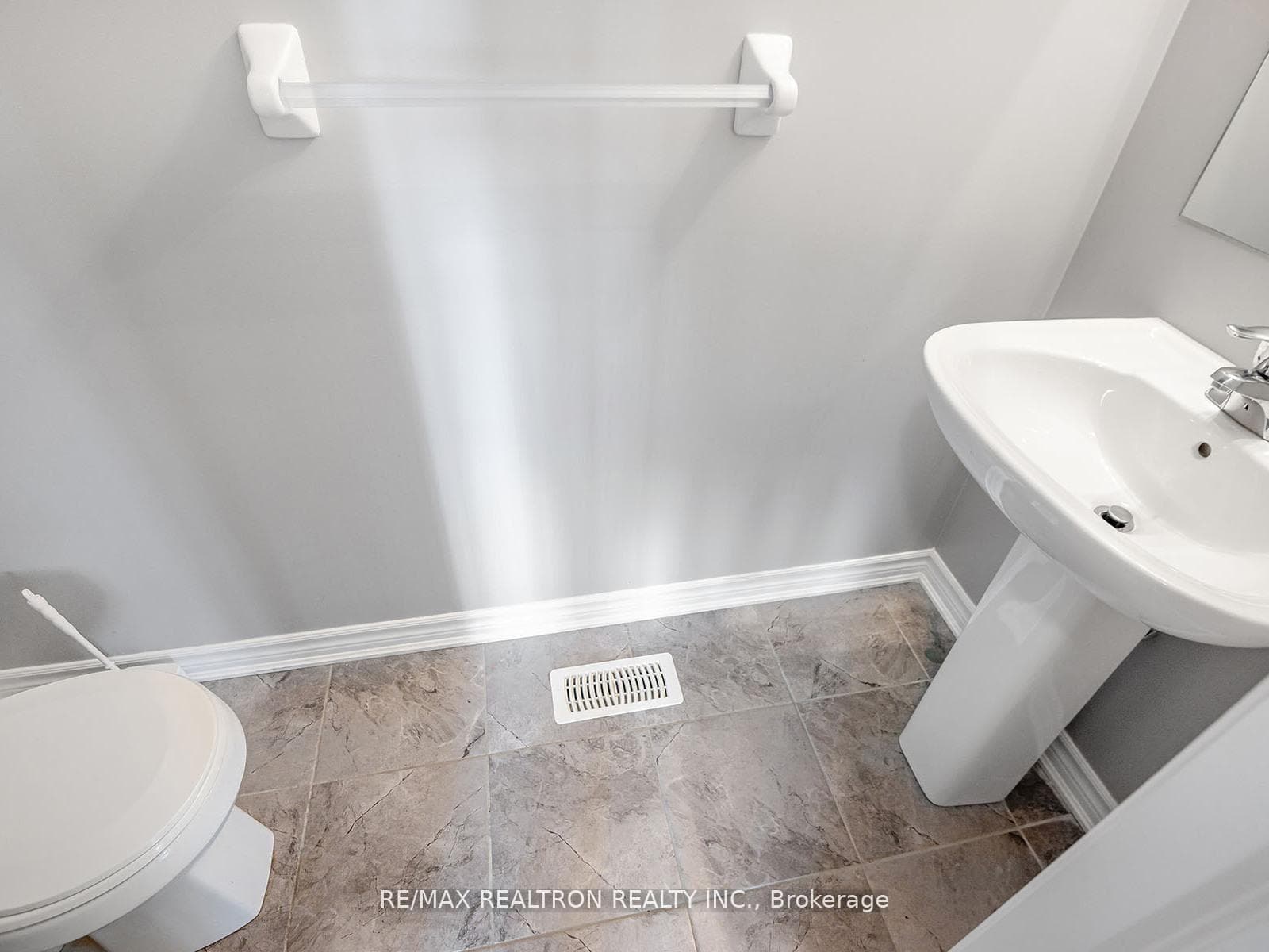 13 Stoddart Street photo 14