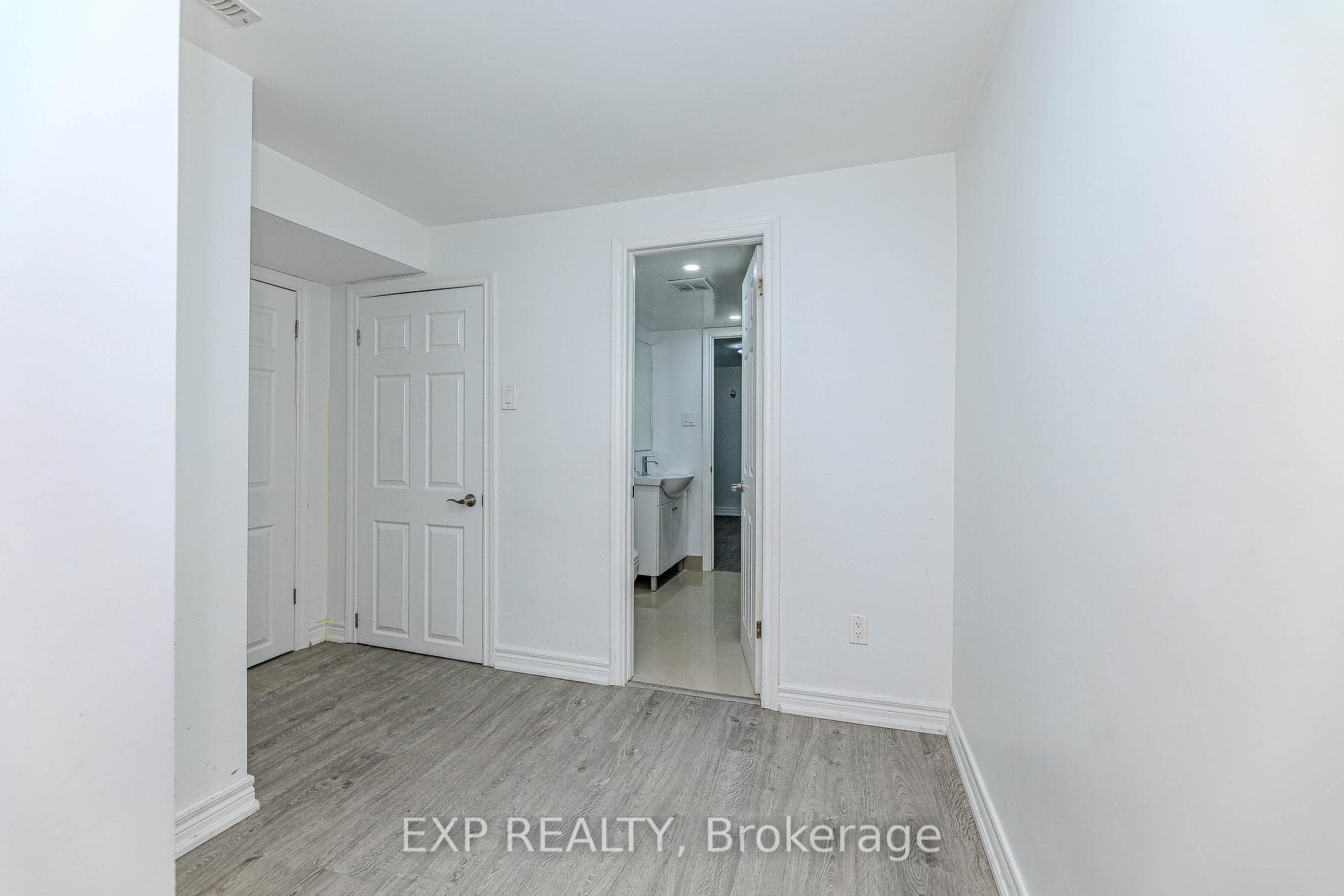 6 Sprucewood Court photo 36