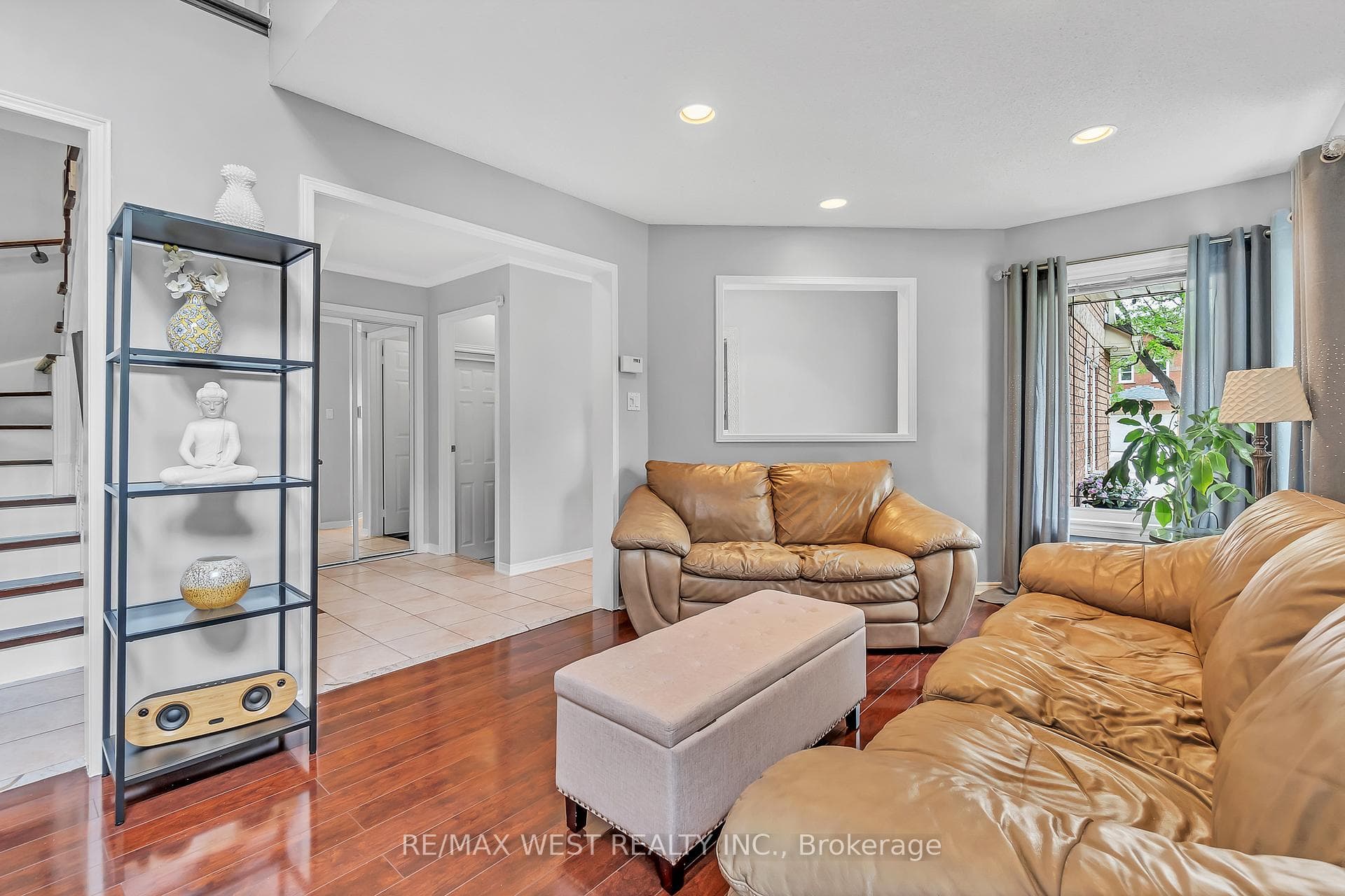 50 Sunley Crescent photo 6